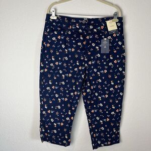 St Johns Bay Capri Pants Womens 12 Floral Print Secretly Slender Mid Rise Stretc